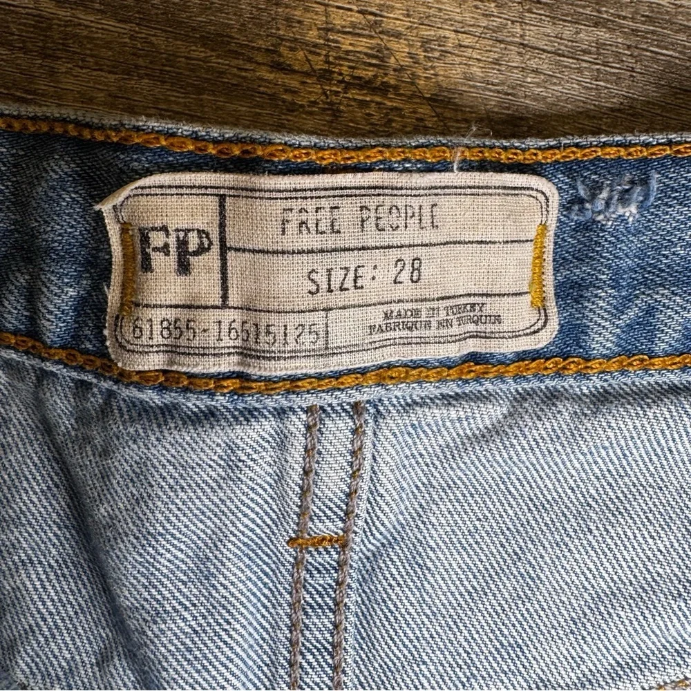 Free People Barcelona Nights Grommet Cutoff Distressed Jean Shorts Womens 28
